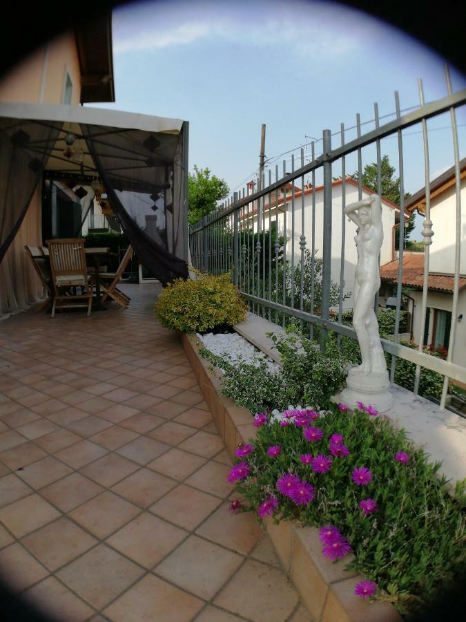 Готель Garda House Сандра Екстер'єр фото